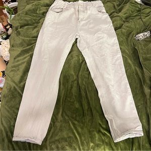 Whitewashed fashion nova jeans with elastic waistband